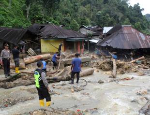 Floods, landslides in Indonesia leave 22 dead, 15 missing