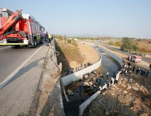 Five detained over death of 22 migrants in accident in İzmir