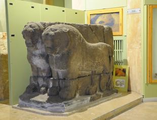 Double lion sculpture back home