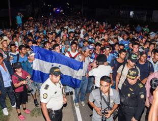 Trump to cut Central America aid as migrant caravan rolls on