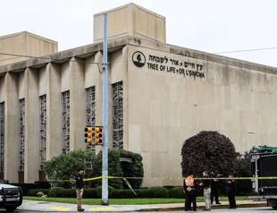 Gunman targeting Jews kills 11 in Pittsburgh synagogue