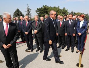 Opposition leaders skip reception and presidential greeting on Republic Day