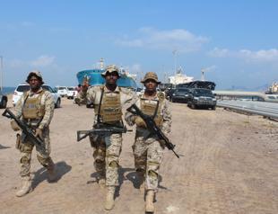 Saudi-led coalition sends thousands of troops towards Yemen port