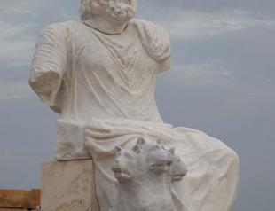 Hades and his dog return to Gate of Hell