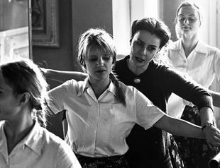 ‘Festival on Wheels’ starts its journey