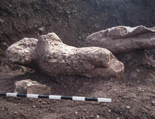 More ancient statues, graves unearthed in a Greek field