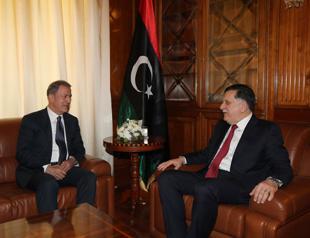 Turkish defense minister holds official visits in Libya
