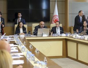 Controversial legislative proposal on health care workers adopted by parliament commission