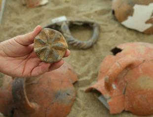 8,000-year-old seal unearthed in Aegean Turkey