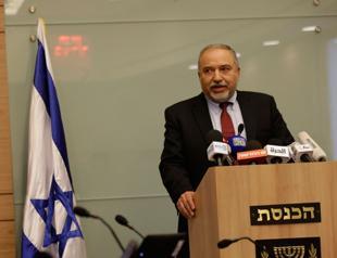 Israel defence minister Lieberman resigns after Gaza ceasefire, calls for elections