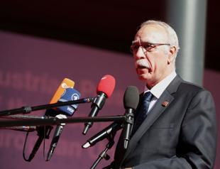 Greek, Turkish officials step up talks on refugee flows