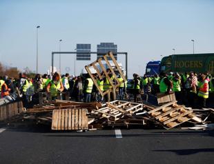 Woman’s death casts shadow over France’s ‘yellow vest’ protests