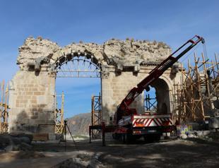 Triumphal Arch in Adana to get new facade
