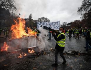Turkey issues travel warning for France, citing protests