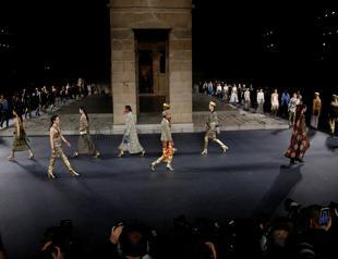 Chanels Lagerfeld channels ancient Egypt with mini-Met Gala