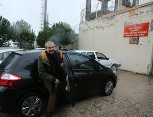 Former HDP MP Önder turns himself in to authorities after court ruling