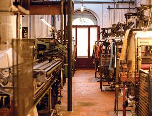 Da Vinci design jewel still key for Tuscan silk weavers