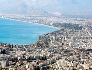 House sales to foreigners double, domestic sales slump in Turkey