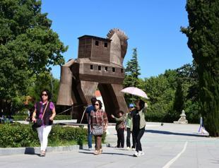 Ancient Troy flocked by tourists