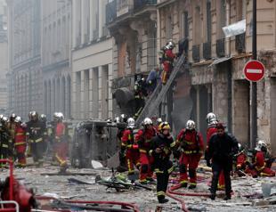 4 dead in powerful gas explosion in Paris bakery