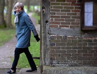 May heads to Brexit-backing city to make last-ditch plea to rebel MPs