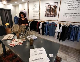 Palestinian designer seeks to empower women