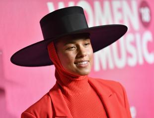 R&B star Alicia Keys to host 2019 Grammy Awards