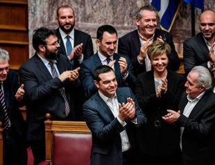 Greek PM Tsipras wins confidence vote, eyes Macedonia accord
