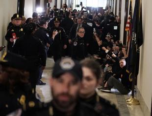 US lawmakers search for remedies as government shutdown rolls on