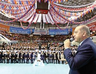 Turkey never sides with coup plotters: President Erdoğan