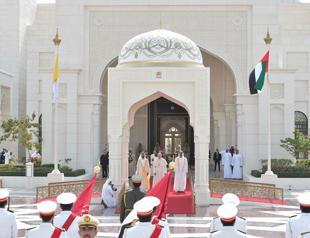 UAE gives pope pomp-filled welcome ceremony at visits start