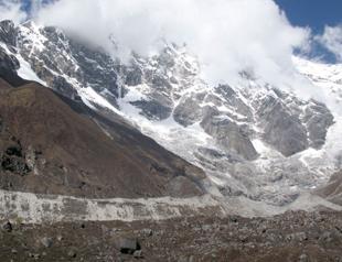 Third of Himalayan glaciers melting, water sources of 2 bln under threat