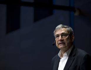 Orhan Pamuk opens photo exhibition