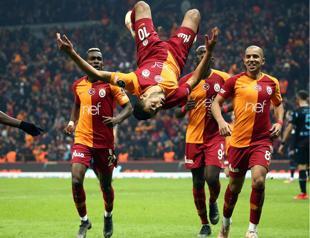 Galatasaray closing gap on leader Başakşehir