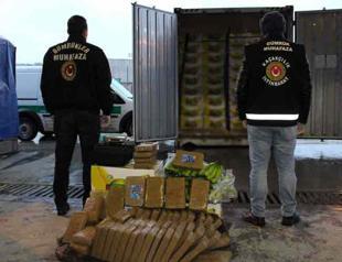 80 kg of cocaine seized in ship carrying bananas from Ecuador to Turkey