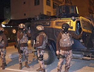 Police detain ISIL suspects sought by Interpol