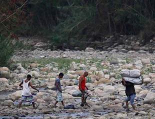 Pink Floyd singer hits out at Bransons Venezuela aid concert