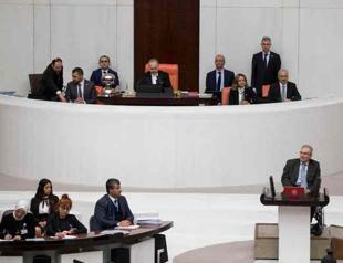 Former CHP leader Baykal takes oath in parliament after 8 months