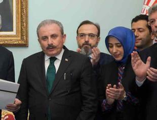 Candidates submit applications for Turkeys parliament speaker election