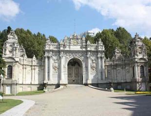Dolmabahçe Palace in Istanbul: More than a museum