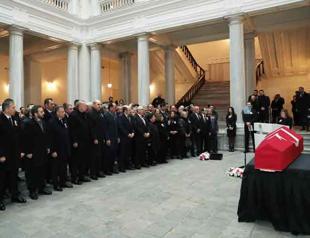 Turkey bids farewell to renowned historian Kemal Karpat