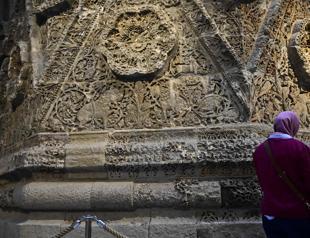 Digital archive on show in Berlin hopes to help rebuild Syria