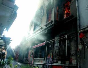 Turkish court remands 2 in custody over Istanbul fire