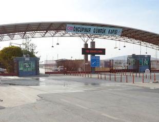 Turkey reopens key border crossing with Syria