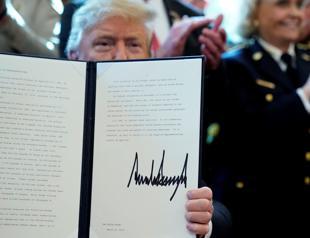 Trump vetoes measure to end his emergency declaration on border wall