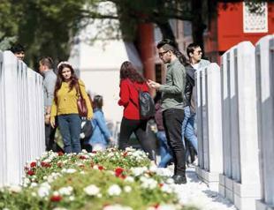 Visitors flock to Gallipoli to mark the Battle of Çanakkale