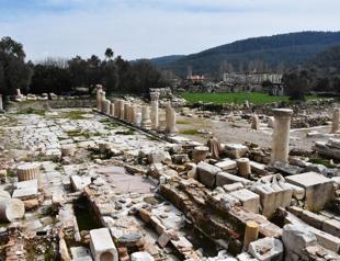 Tombs in ‘city of gladiators’ to open to visitors