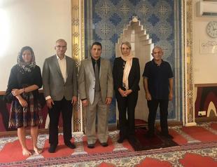 Australia’s opposition leader visits Turkish mosques