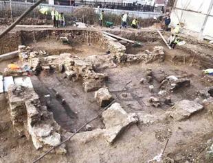 Ministry halts construction activity after ancient bath found in Istanbul