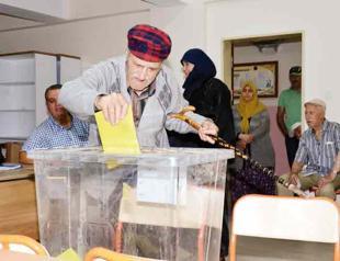 Turkey heads to polls to elect mayors